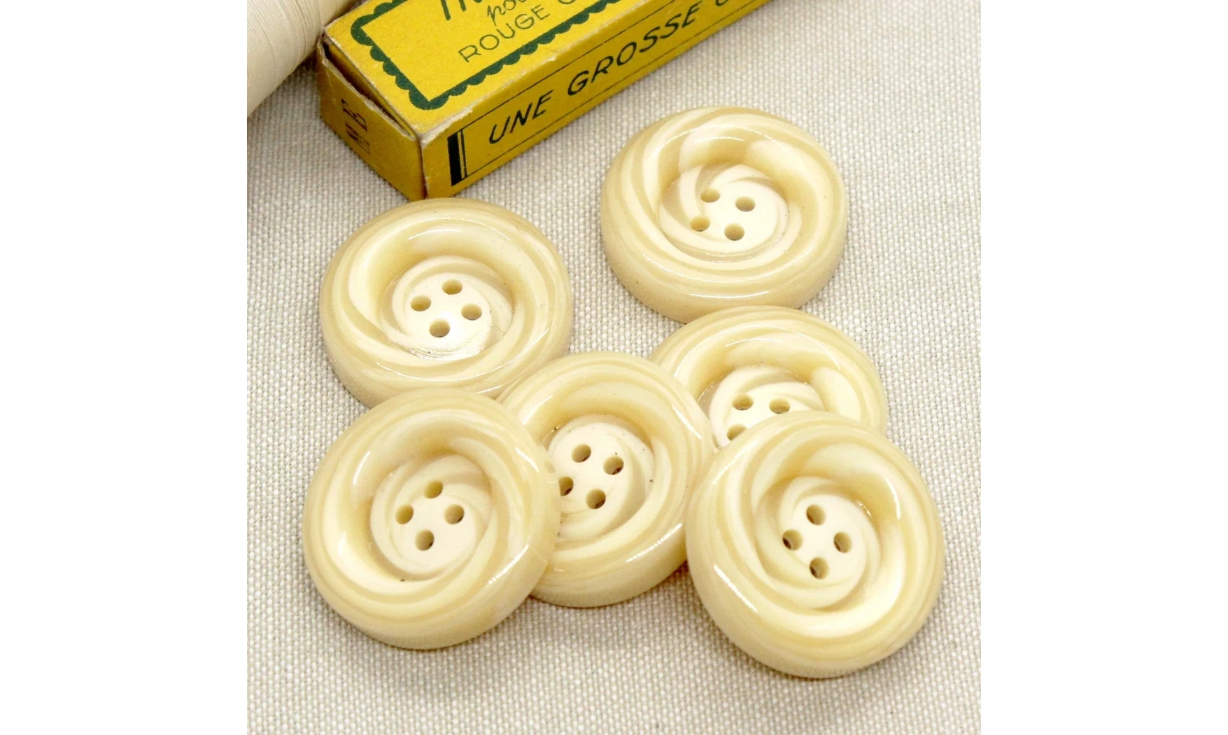 6 boutons / 31MM / Ivoire