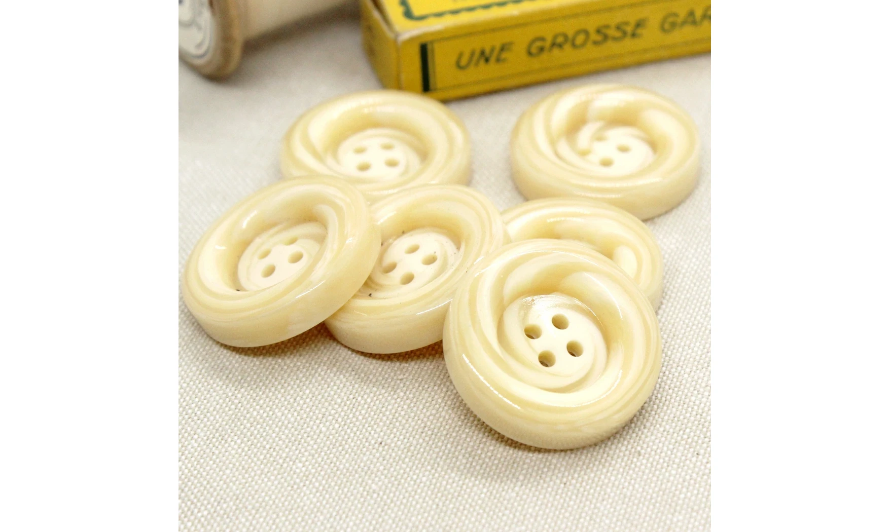6 boutons / 31MM / Ivoire