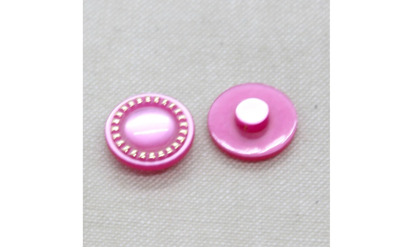6 boutons / 18MM / Rose nacré "Pointillé