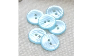6 boutons / 18MM / Bleu clair nacré