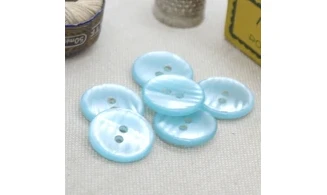 6 boutons / 18MM / Bleu clair nacré
