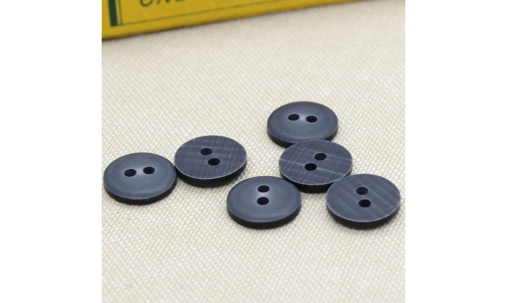 6 boutons / 13MM / Gris