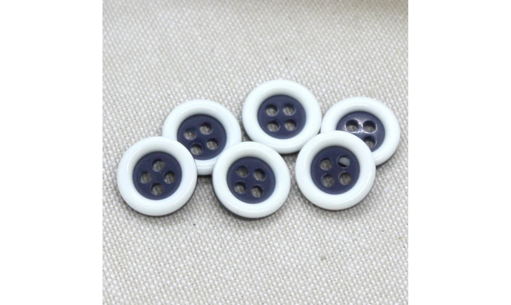 Vintage button 099E