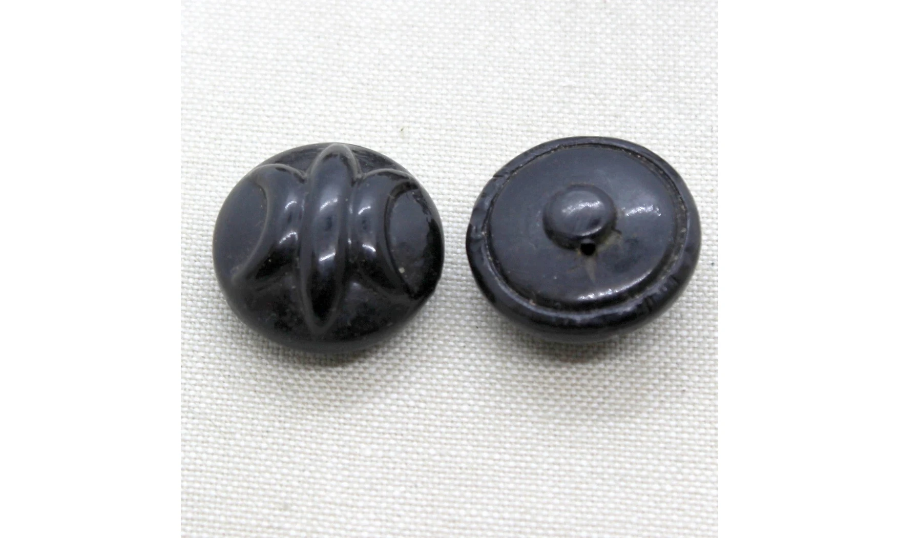 6 boutons / 26MM / Noir