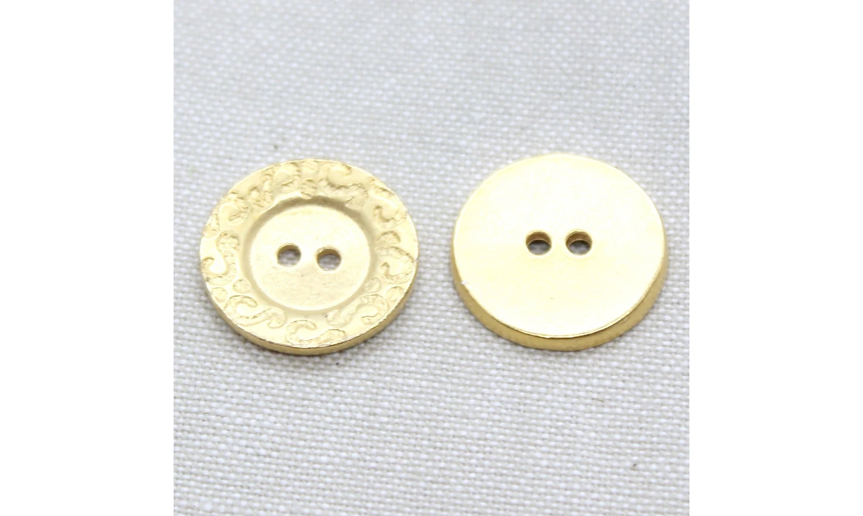 6 boutons / 21MM / Métal doré