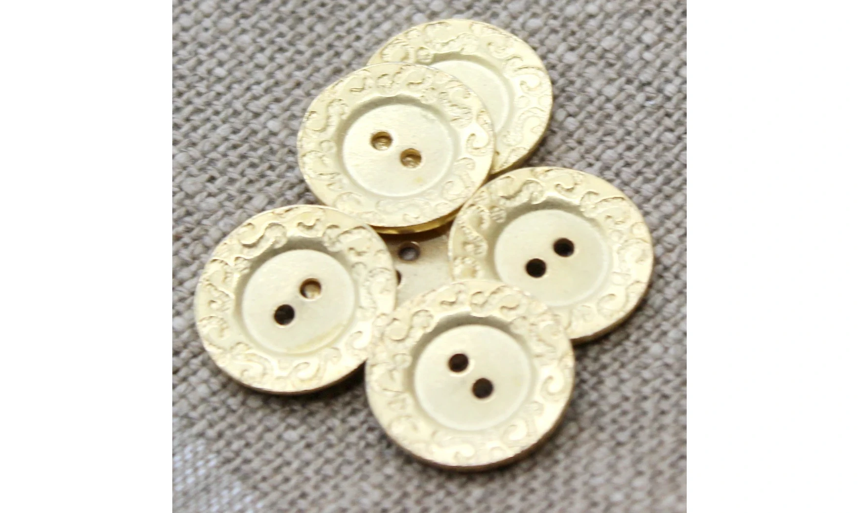 6 boutons / 21MM / Métal doré