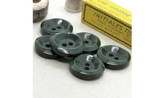 Vintage button 670B