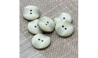 Vintage button 618B