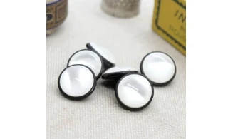 6 boutons / 14MM / Noir et blanc nacré