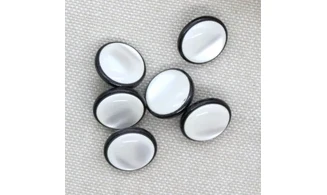 6 boutons / 14MM / Noir et blanc nacré