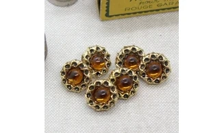 6 boutons / 14MM / Doré et centre orangé