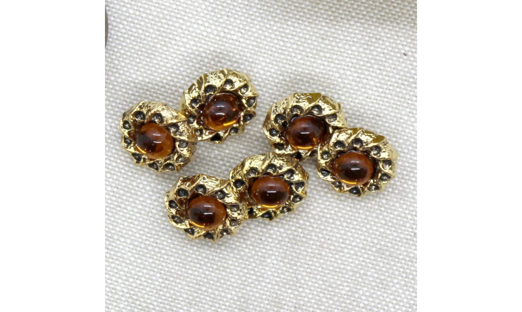 6 boutons / 14MM / Doré et centre orangé