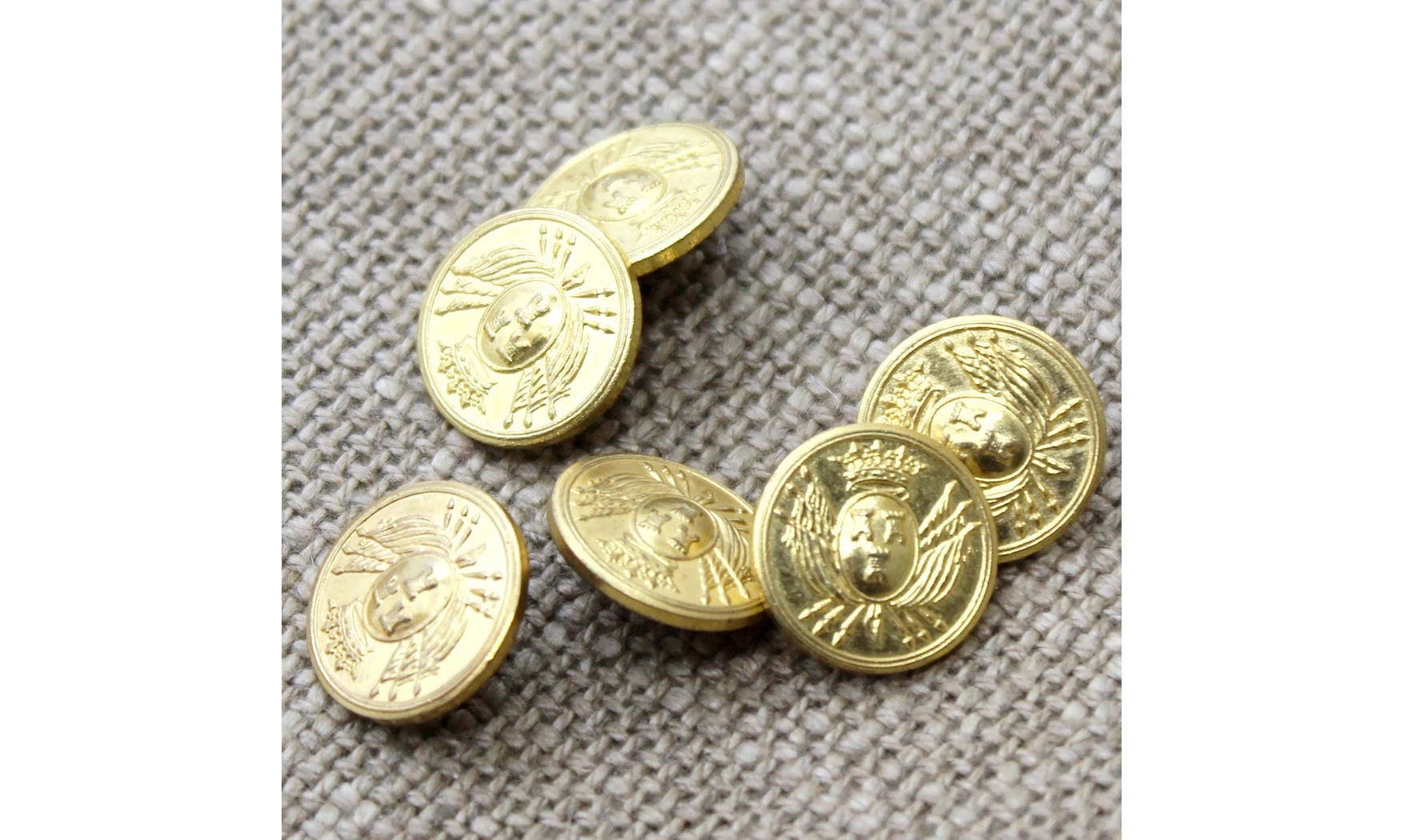 6 boutons / 16MM / Métal doré "Drapeau"