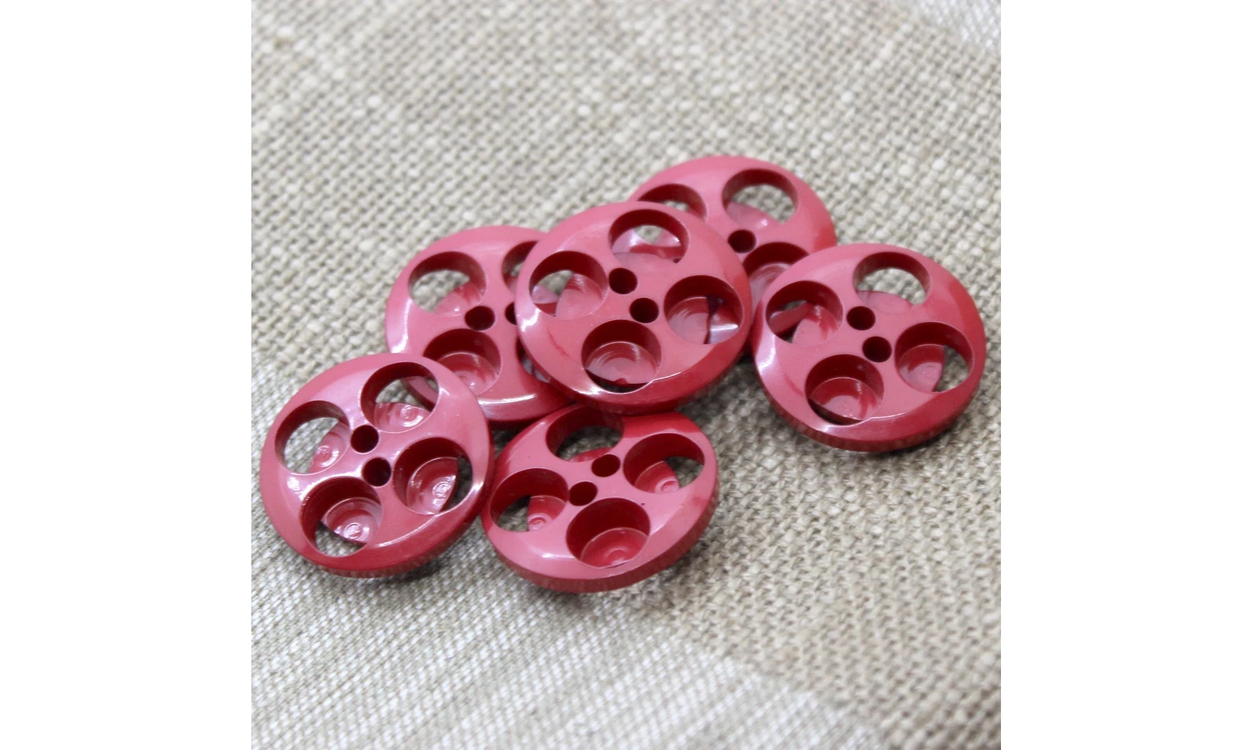 6 boutons / 27MM / Rouge "Lunaire"