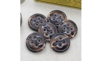 6 boutons / 22MM / Brun "Pierre"