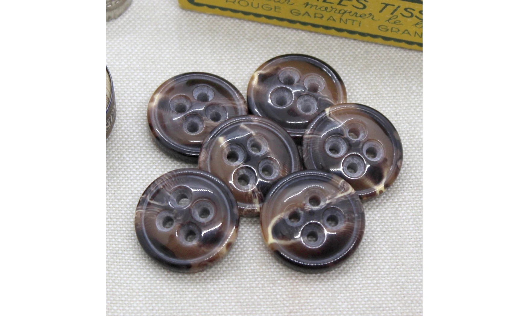 Vintage Button 635B