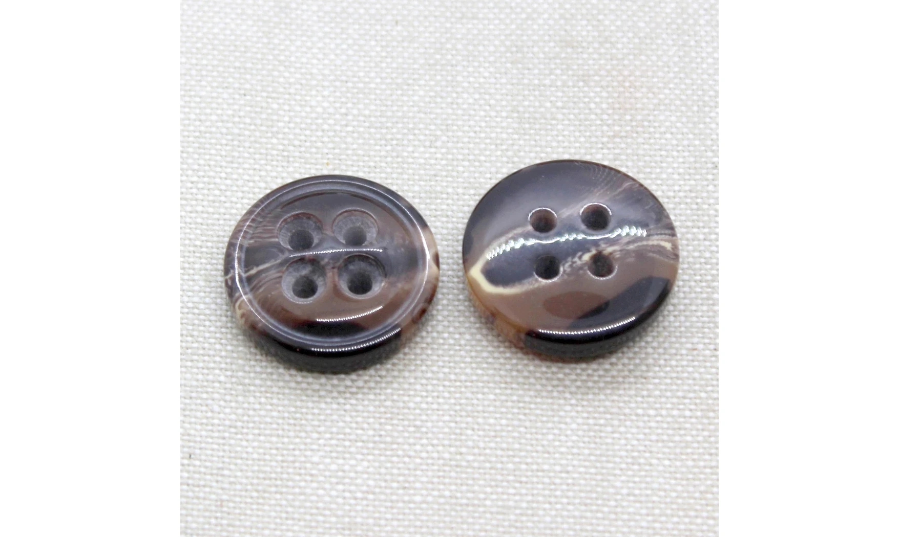 Vintage Button 635B