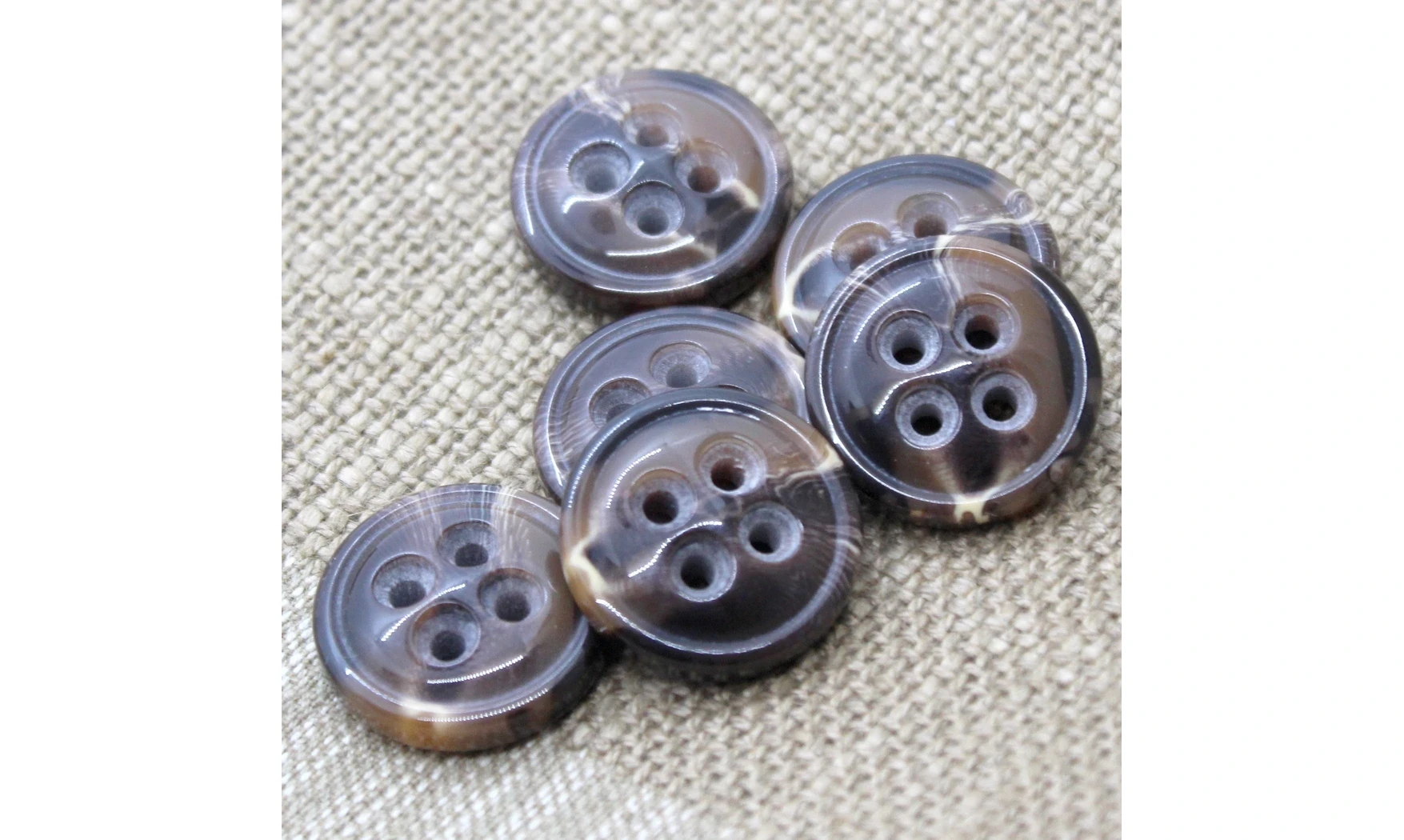 Vintage Button 635B