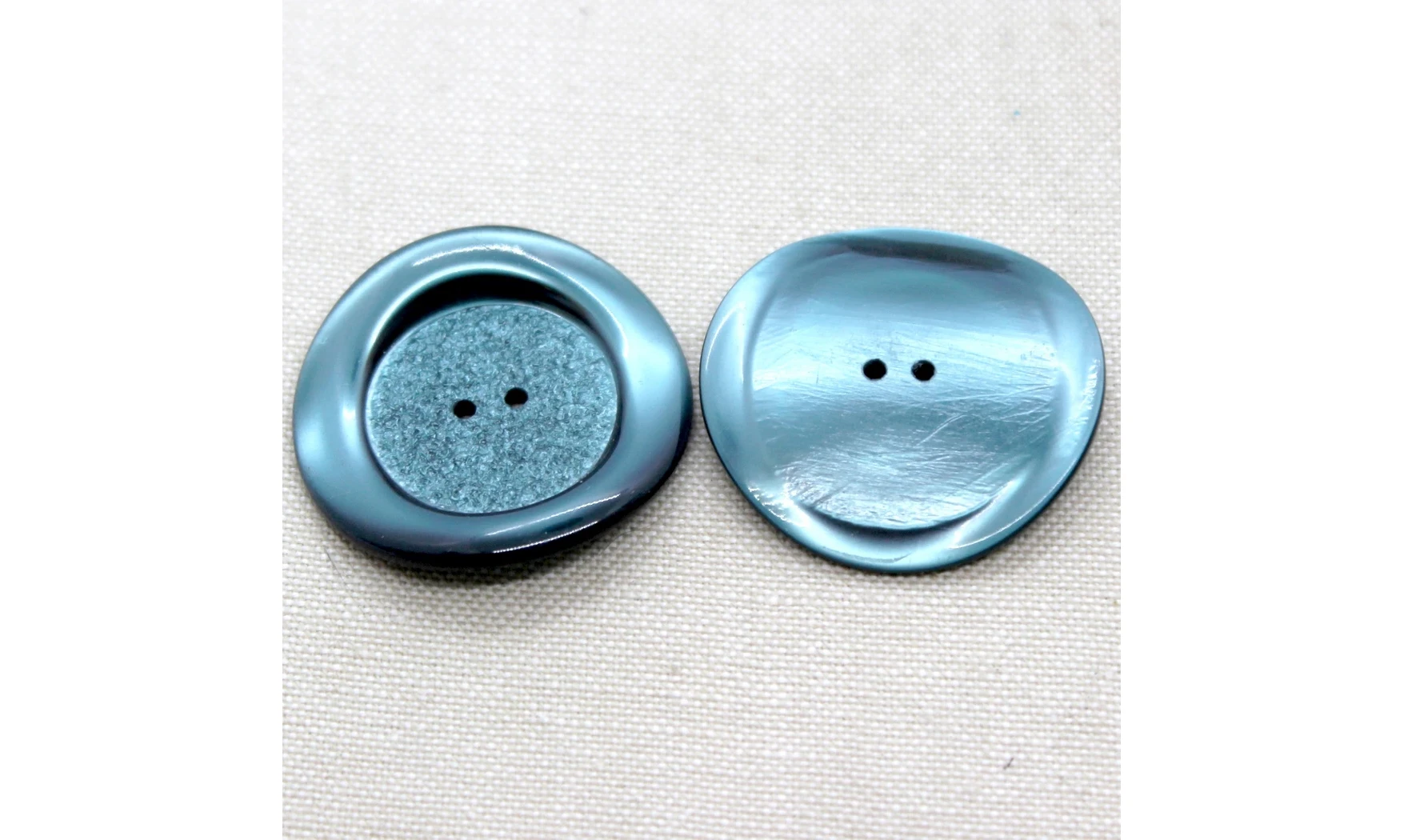 5 boutons / 36MM / Bleu nacré