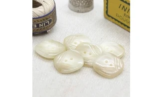 6 boutons / 16MM / Ivoire "Chevrons"