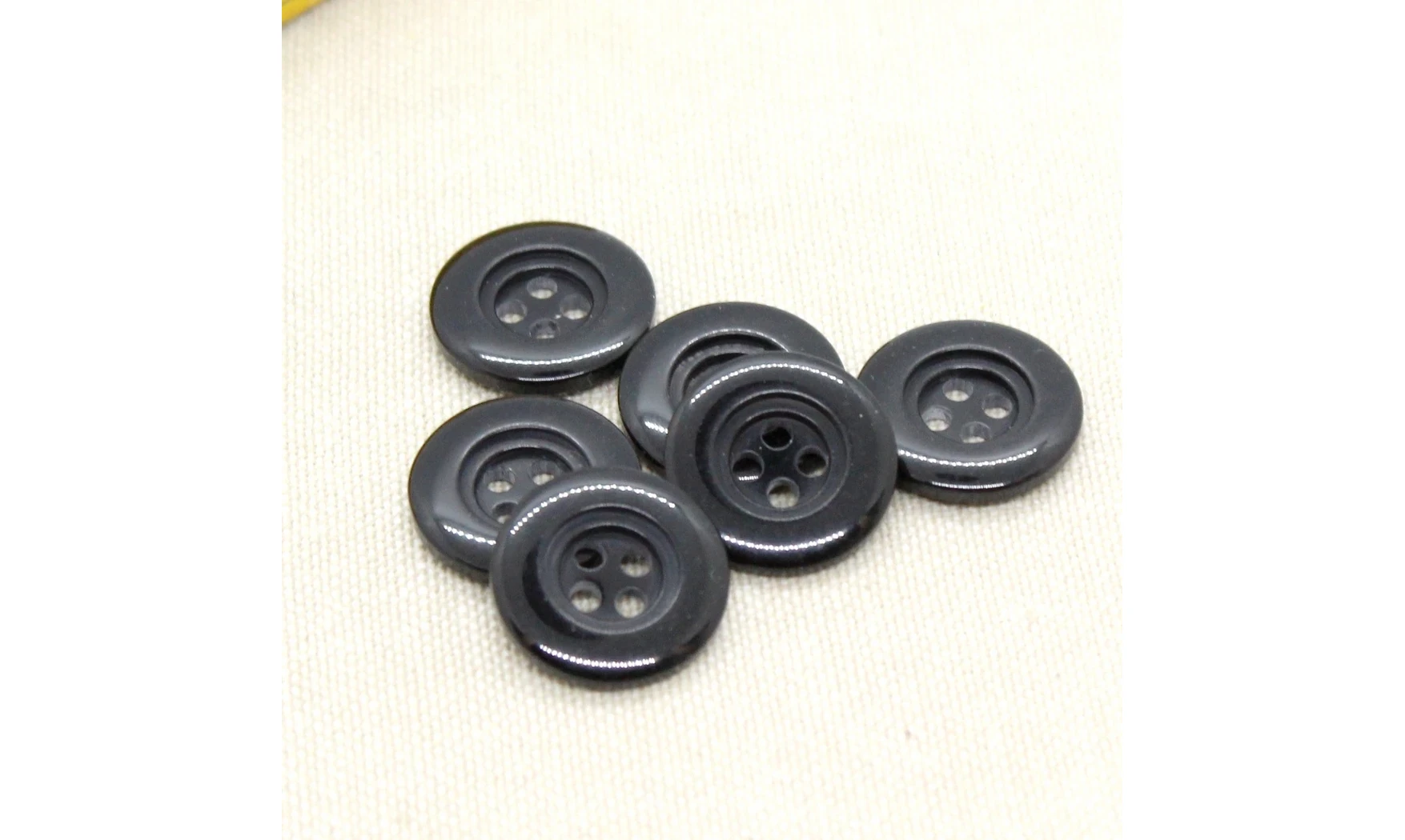 Vintage button 082A