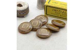 6 boutons / 22MM / Brun "Carré"