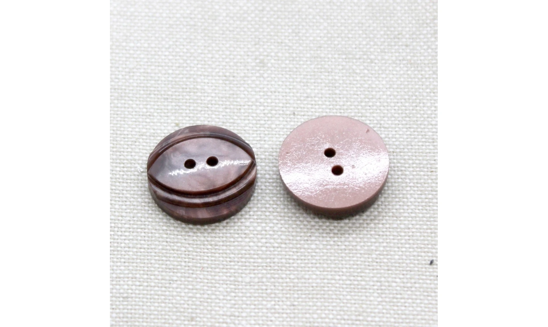 Vintage Button 655B