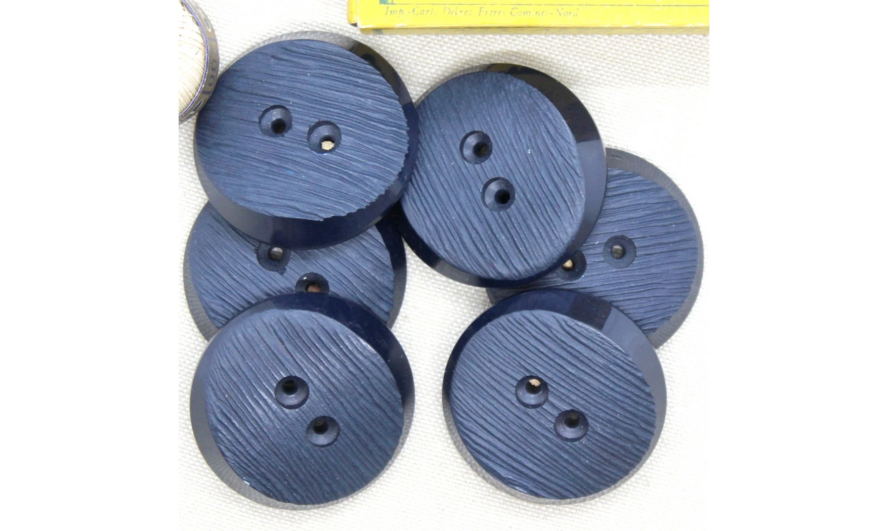 6 boutons / 39MM / Bleu marine