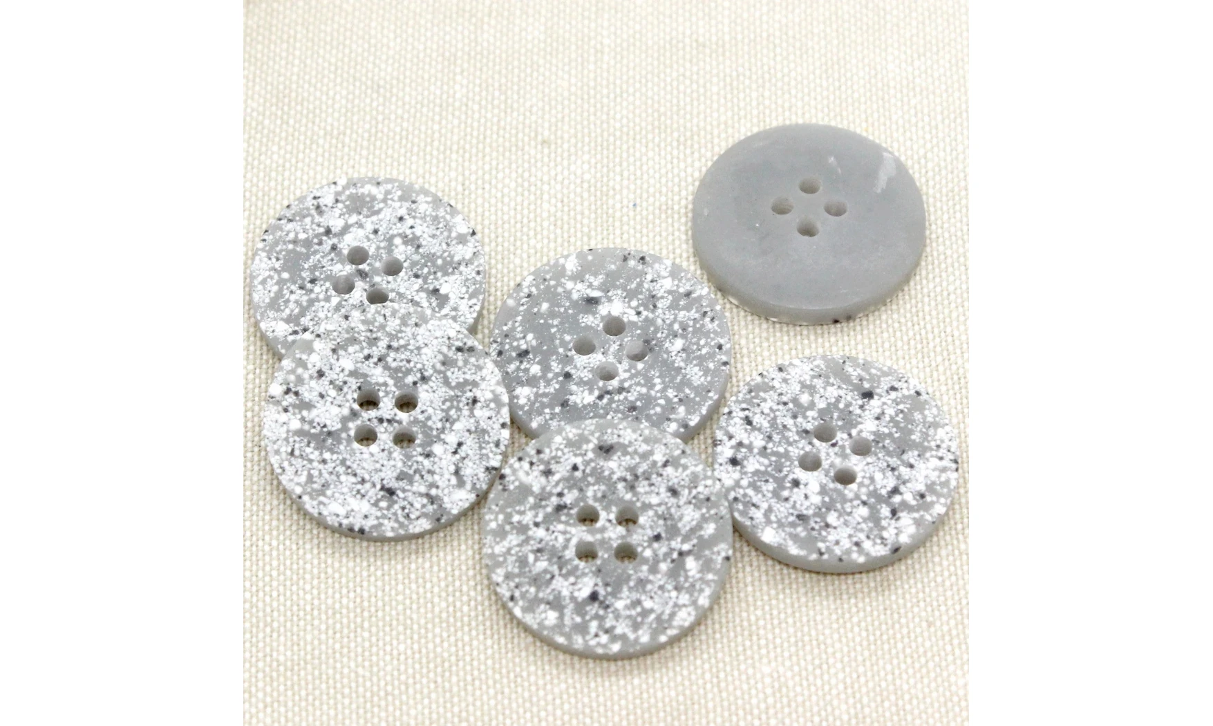 Vintage button 084A