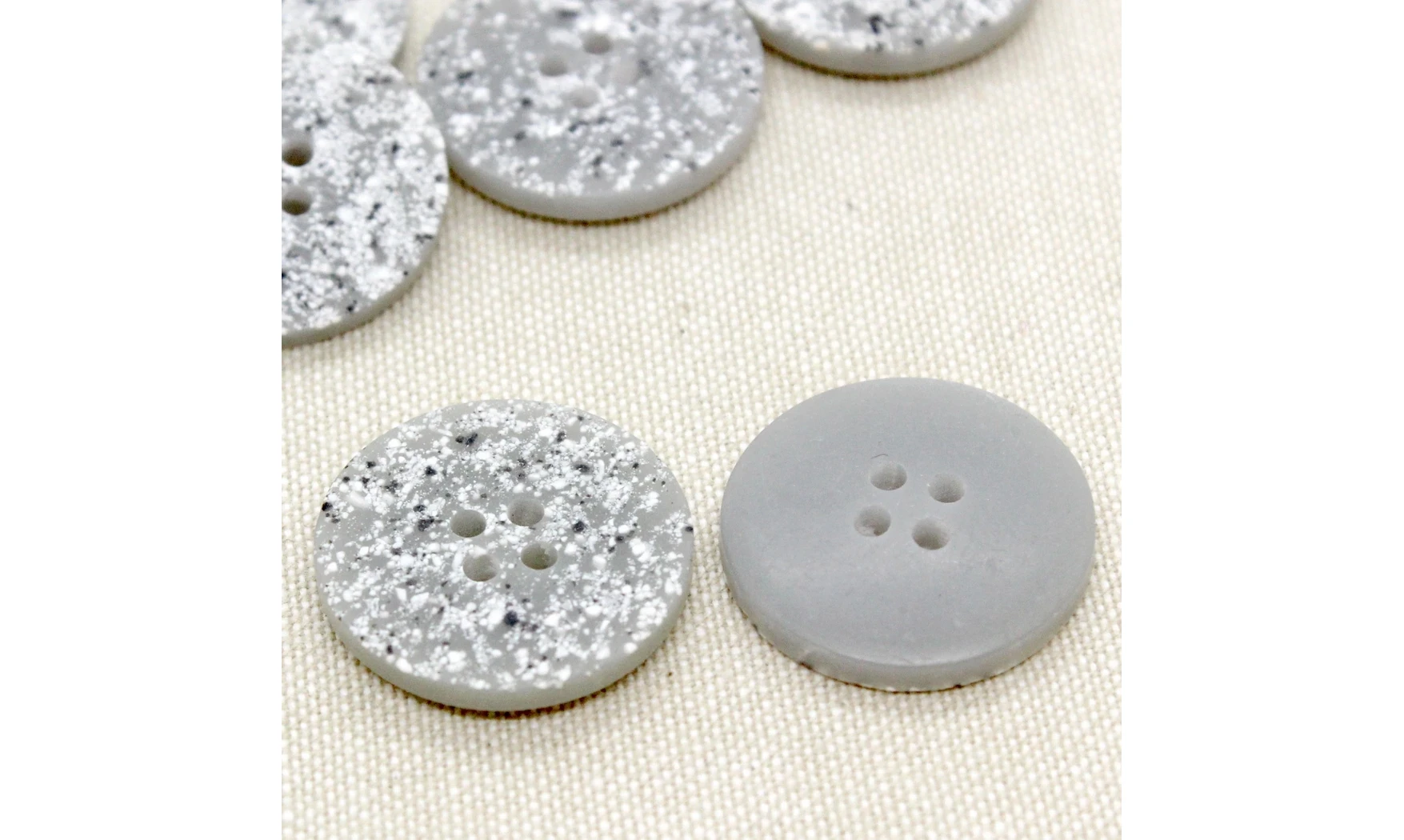 Vintage button 084A