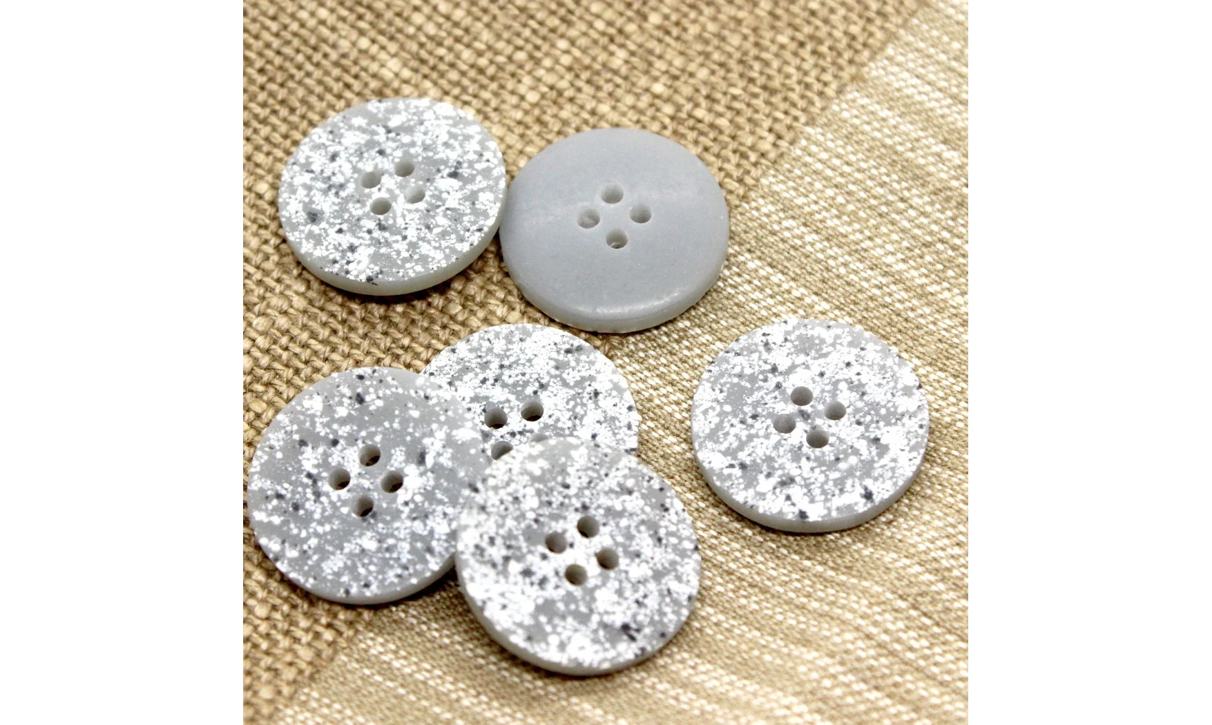 Vintage button 084A