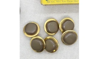 Vintage Button 606B