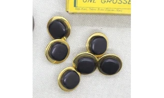Vintage Button 607B