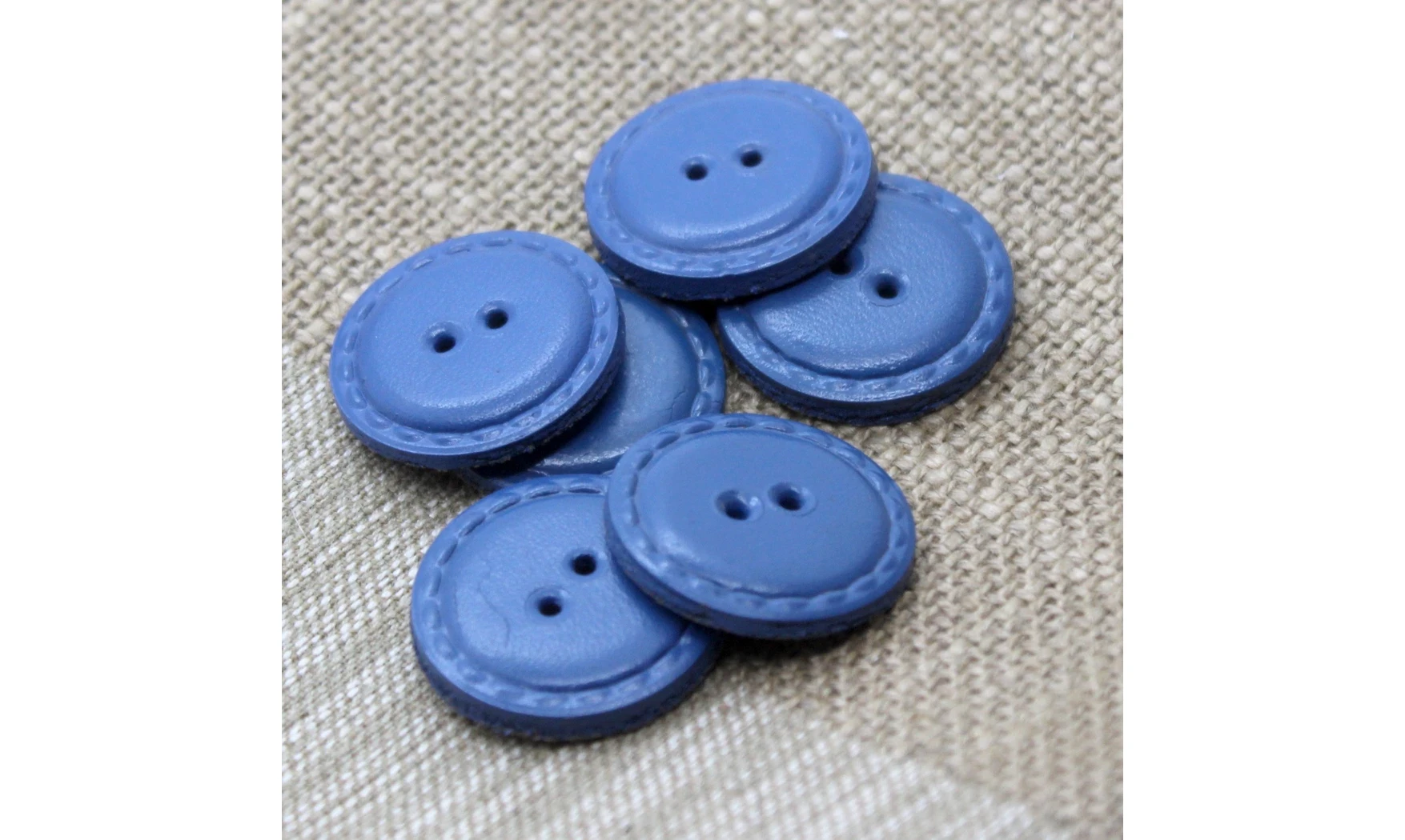 Vintage Button 665B