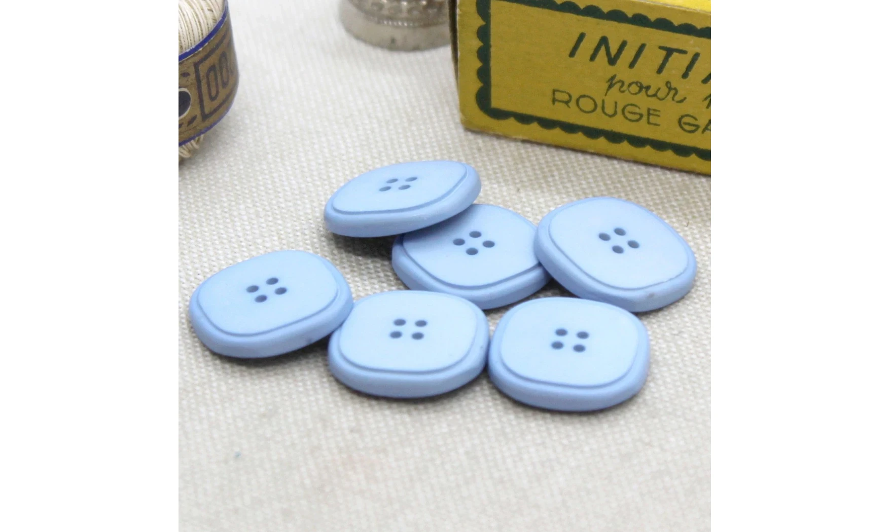 6 boutons / 17MM / Bleu "carré"