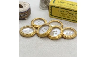 Vintage Button 613B