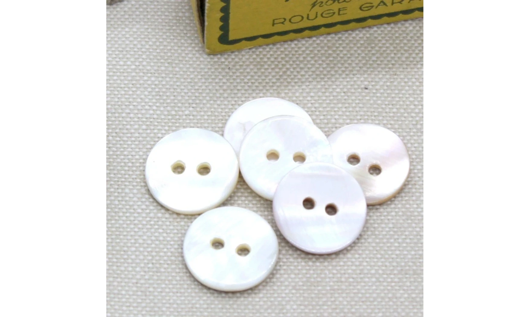 Vintage Button 616B