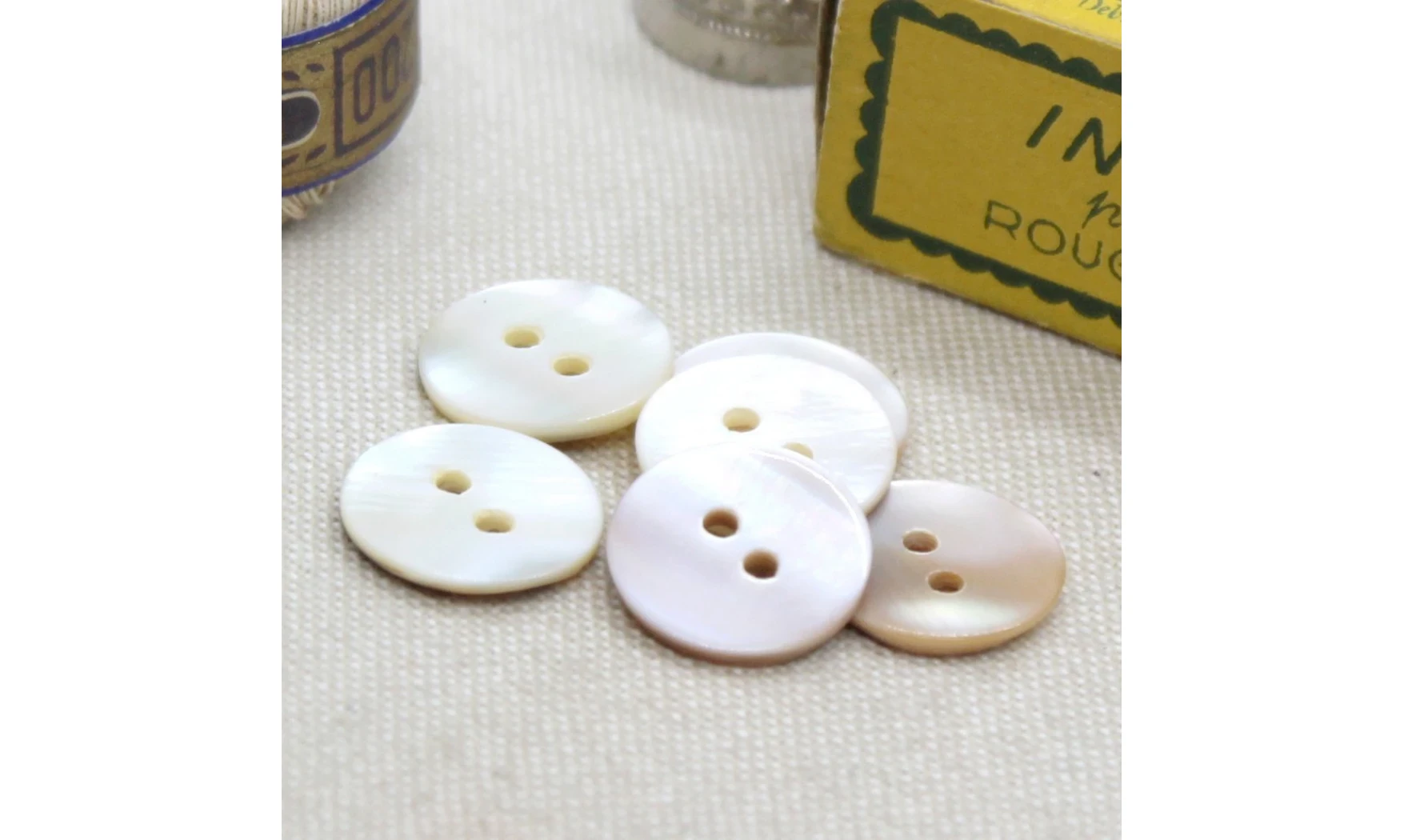 Vintage Button 616B