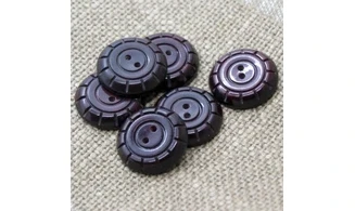 Vintage Button 672B