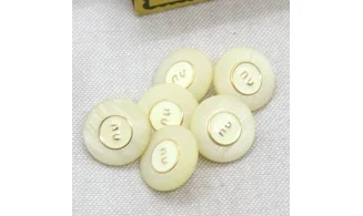 6 boutons / 18MM / Jaune pâle "nu"