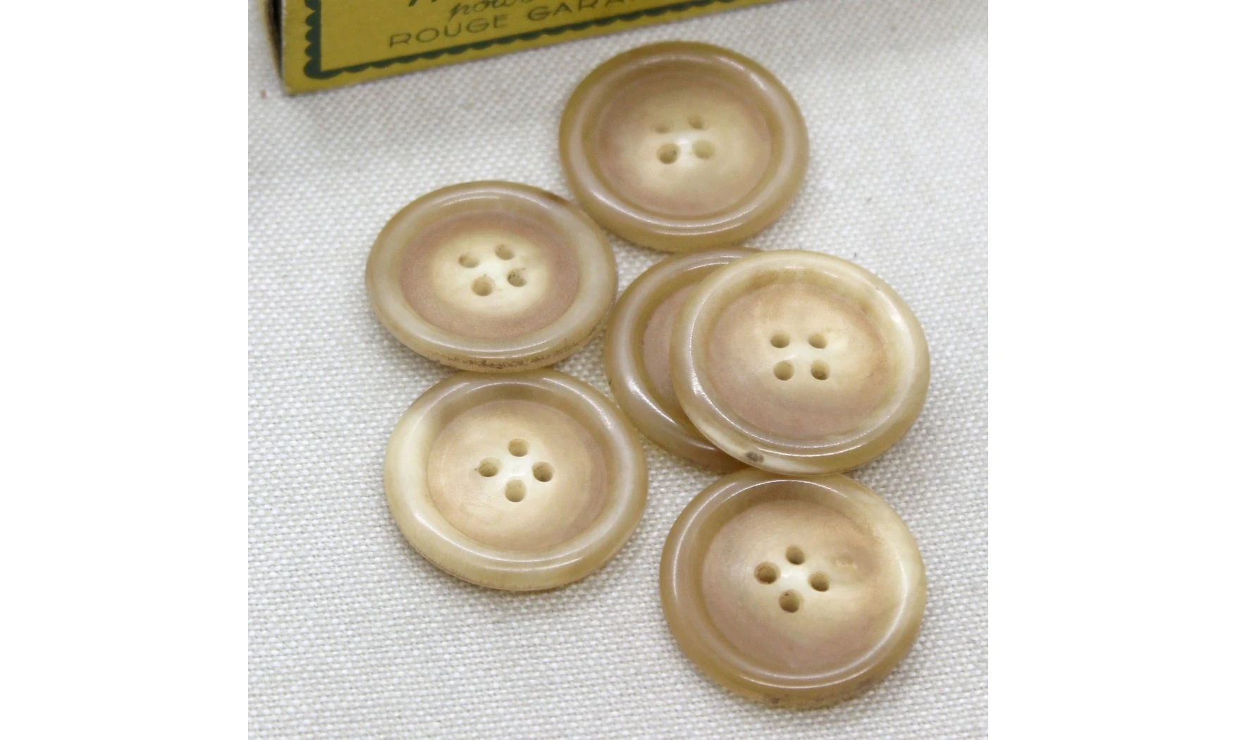 6 Boutons / 26MM / Brun