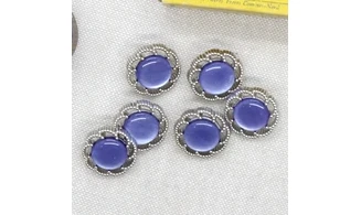 Vintage Button 076C