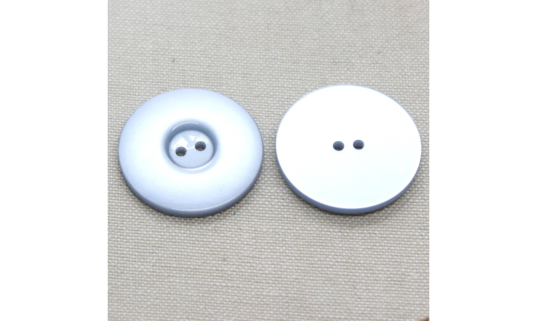 6 boutons / 31MM / Bleu nacré