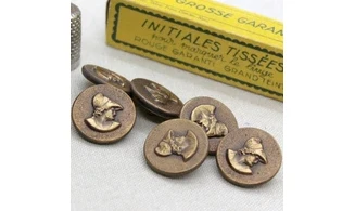 6 boutons / 22MM / Métal "Buste"