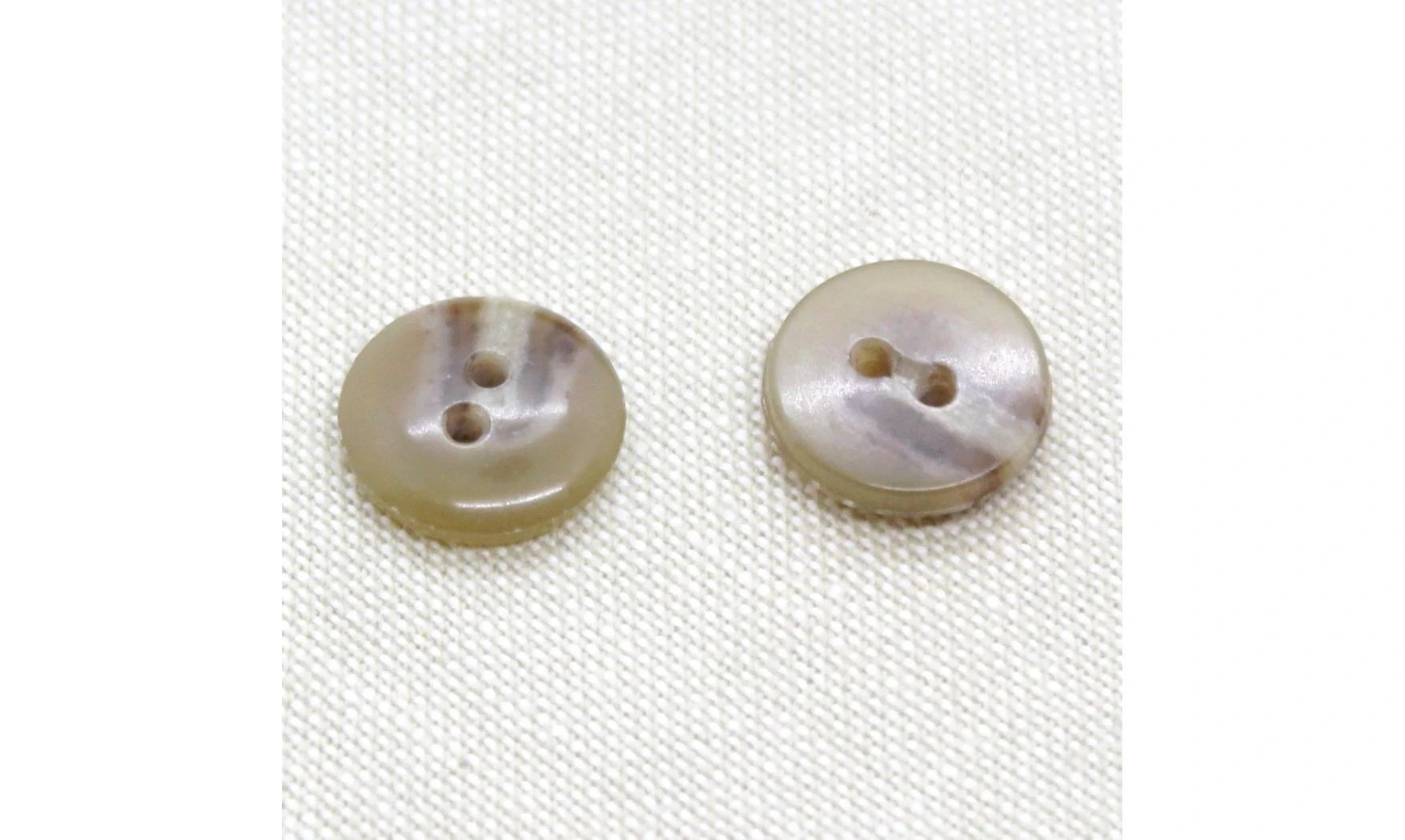 Vintage Button 054B-2