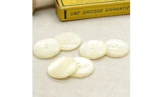 6 boutons / 25MM / Blanc