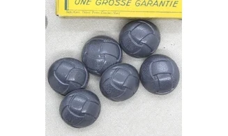 Vintage Button 692B