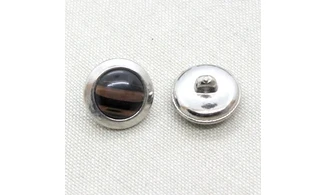 Vintage Button 697B