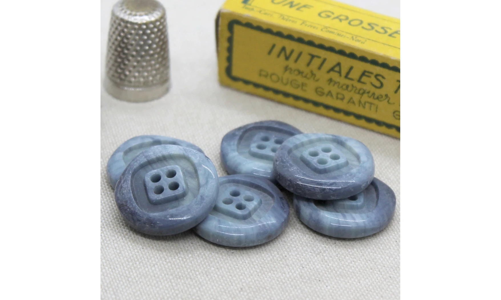 Vintage Button 698B