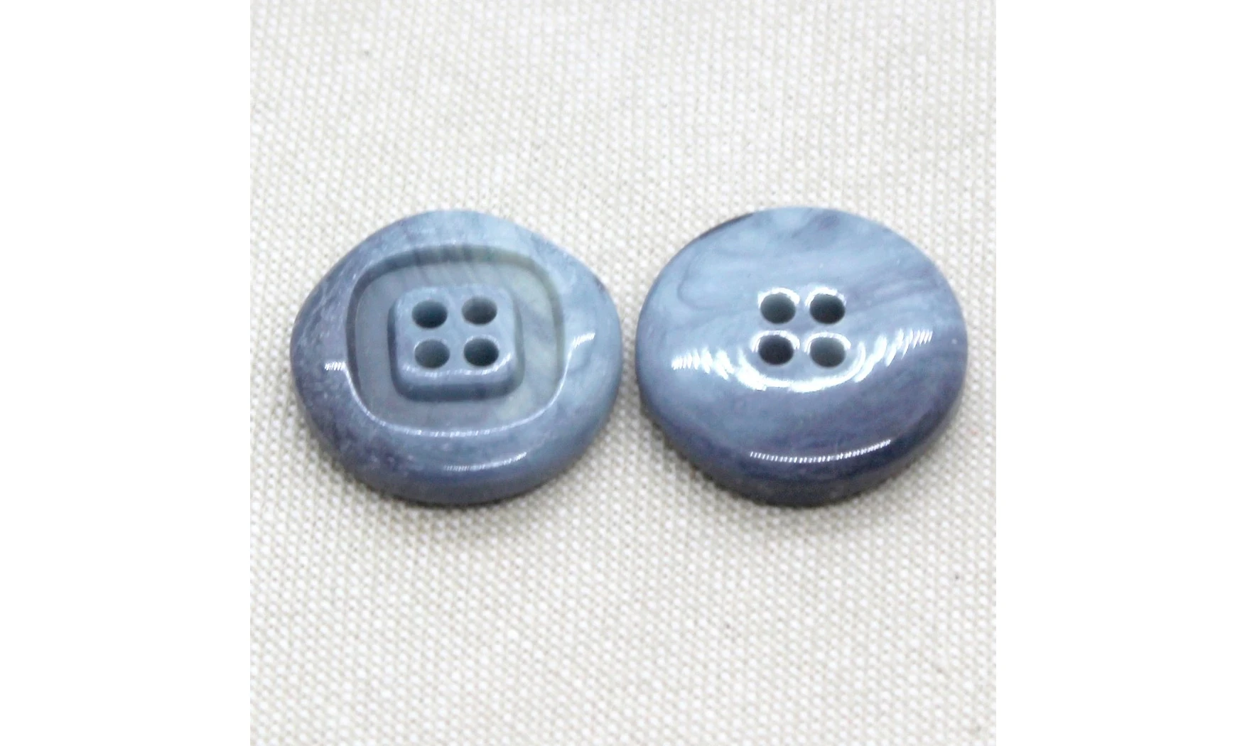 Vintage Button 698B